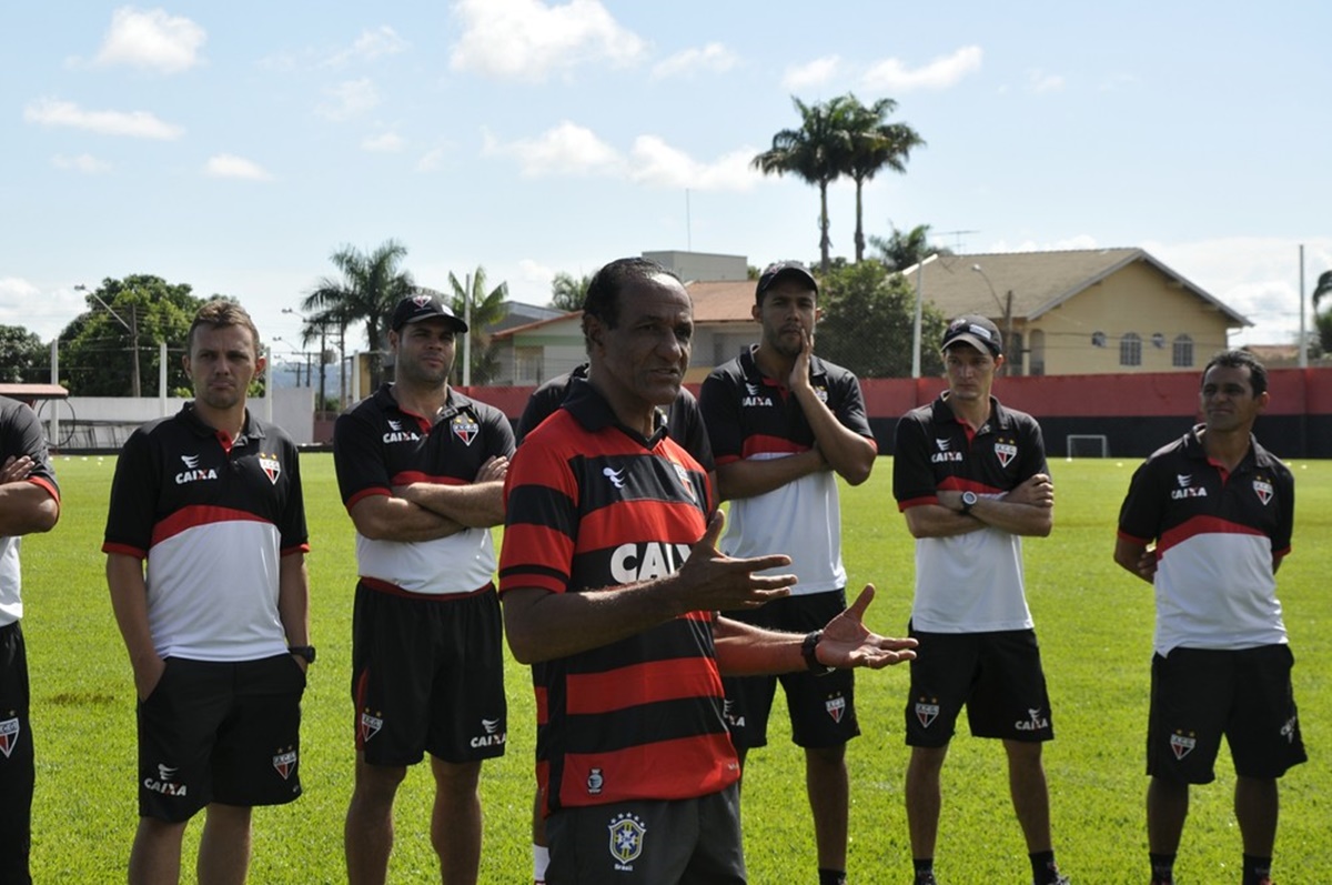 Jair Porrete, ex-jogador do Atlético-GO, no CT do Dragão