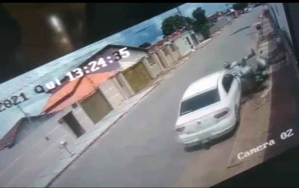 Um entregador de gás de 24 anos foi atropelado na tarde de quinta-feira (23), em Catalão. O motorista do carro fugiu sem prestar socorro. (Foto: reprodução)