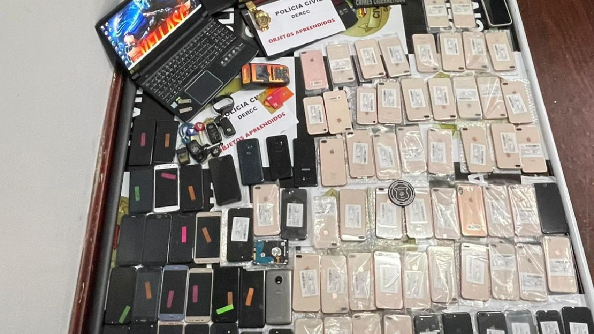 Operação prende casal suspeito de comercializar números de cartões de crédito pela internet