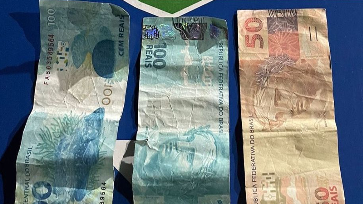 Adolescente é apreendido depois de abastecer motoneta e pagar com notas falsas em Jataí