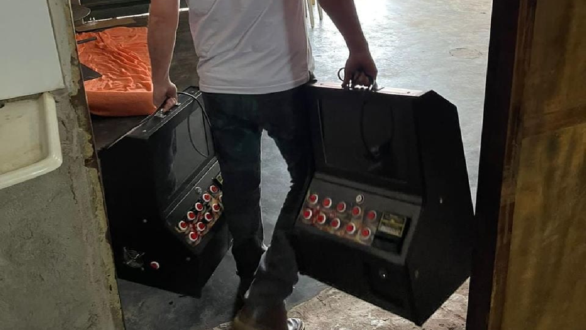 As apreensões ocorreram na tarde desta terça-feira (14), depois que os agentes receberam algumas denúncias anônimas