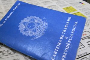 Carteira de trabalho (Foto: Reprodução)