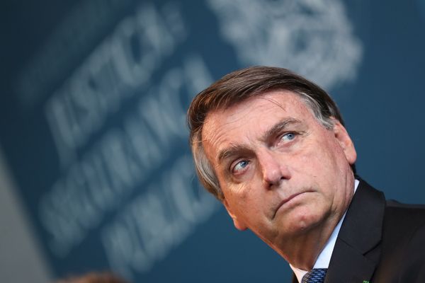 Presidente é alvo de seis inquéritos na Justiça que vão de vazamento de dados a espalhar fake news investigações contra Bolsonaro Bolsonaro volta a afirmar que o preço dos combustíveis irá cair