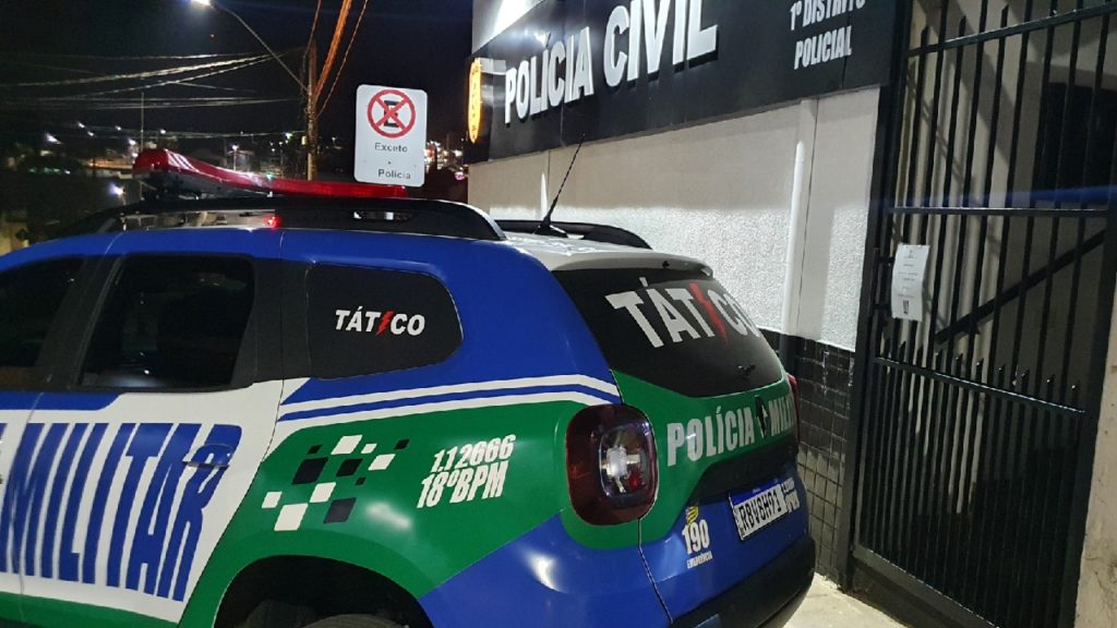 Homem é esfaqueado por mulher durante discussão em Davinópolis - (Foto: Reprodução - PM)