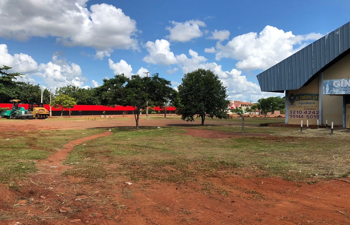 Área em frente ao CT do Atlético-GO