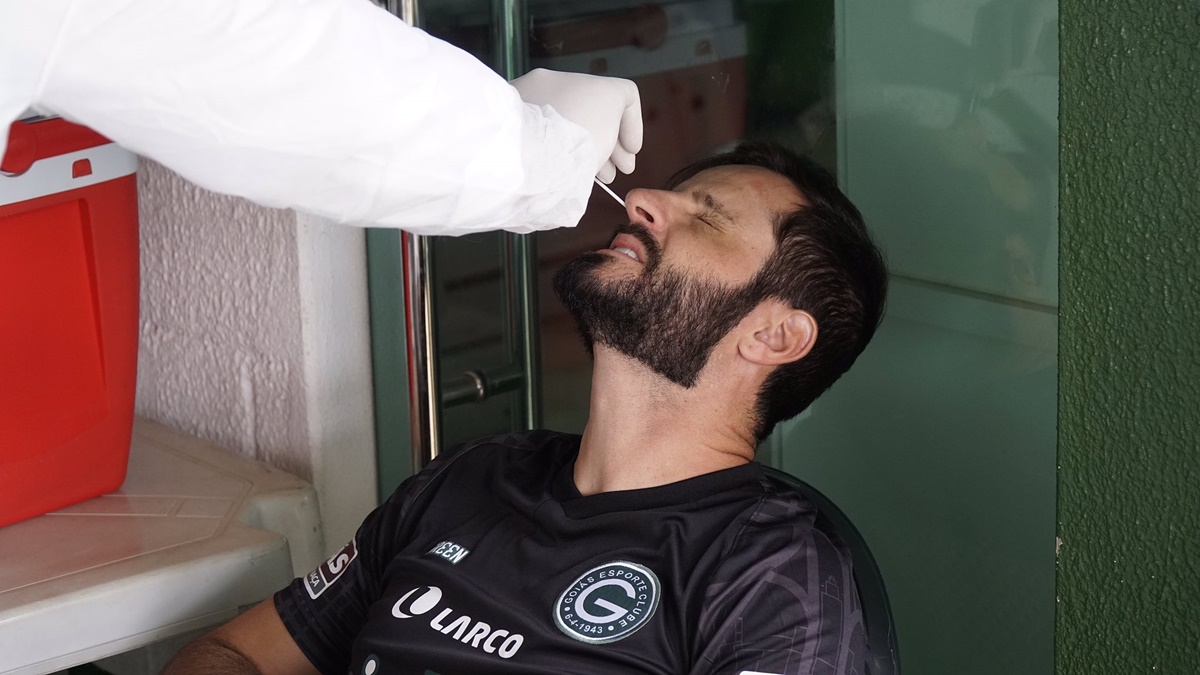 Marcelo Rangel faz exame de Covid-19