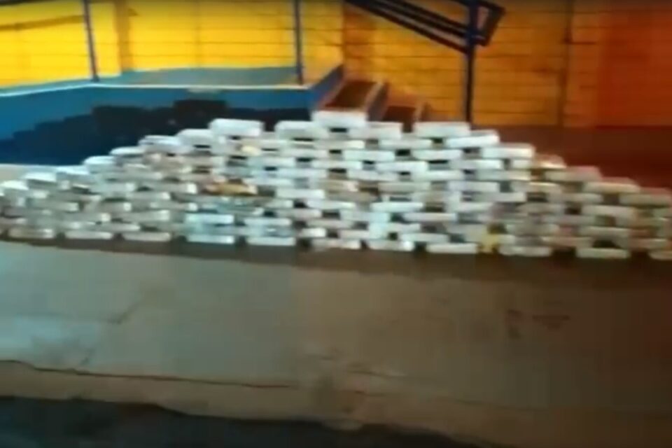 Homens são presos com cargas de drogas avaliadas em R$ 14 milhões na BR-364, em Jataí