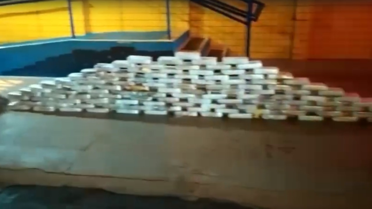 Homens são presos com cargas de drogas avaliadas em R$ 14 milhões na BR-364, em Jataí