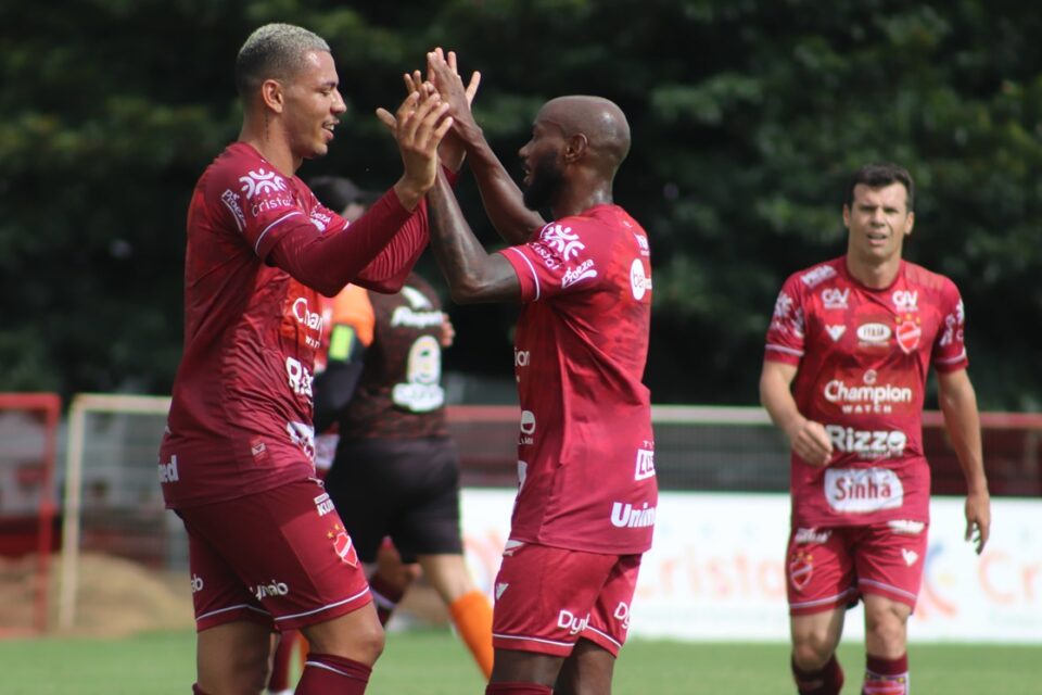 Clayton e Jean Silva no treino do Vila Nova