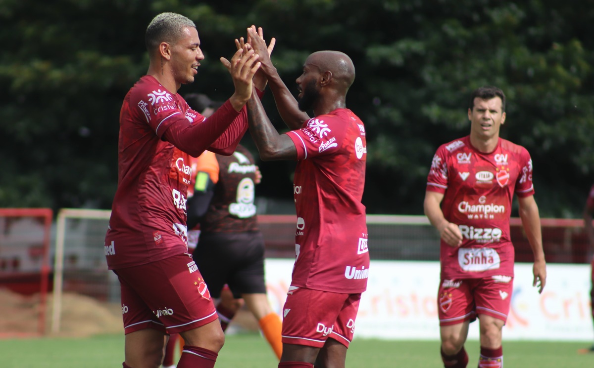 Clayton e Jean Silva no treino do Vila Nova