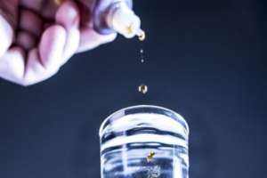 Mulher é presa suspeita de envenenar companheiros e colega de trabalho no Rio de Janeiro