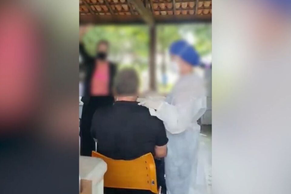 Diplomatas furam fila para realizar teste de Covid em posto de saúde de Brasília