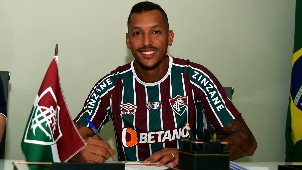 David Duarte assina contrato com o Fluminense