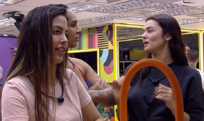 Rodrigo Mussi e Naiara Azevedo também já foram acusados de transfobia. BBB 22: Laís e Eslovênia se pronunciam sobre Linn da Quebrada