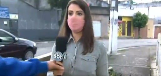 Homem arranca microfone de repórter e xinga equipe do SBT ao vivo; Vídeo