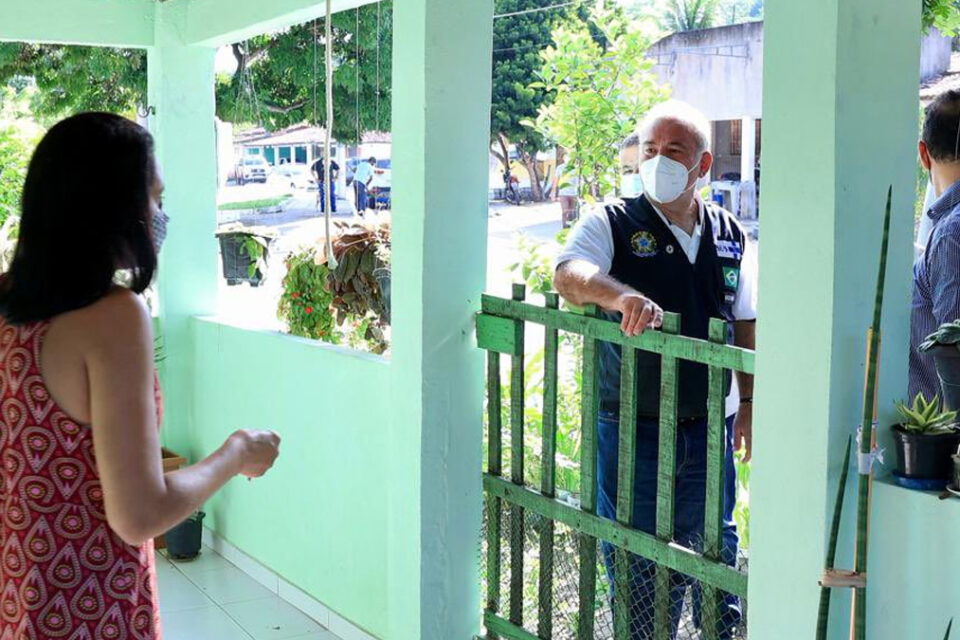 Ministro da Saúde diz que acompanha crianças vacinadas com doses de adulto na PA