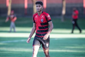 Atacante Daniel, no Atlético Goianiense