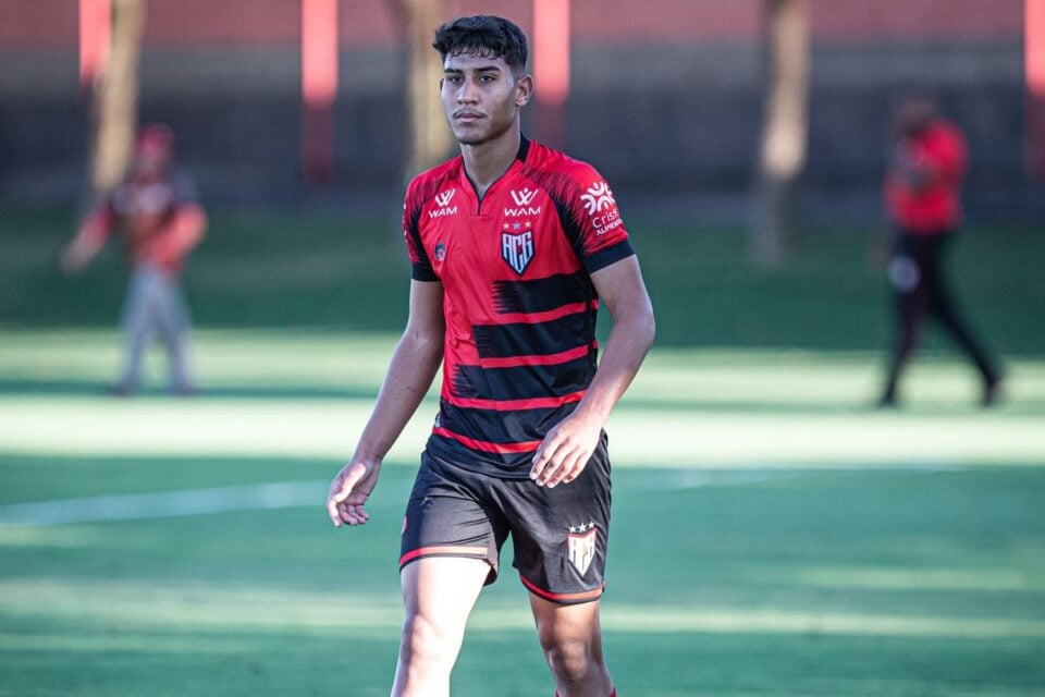 Atacante Daniel, no Atlético Goianiense