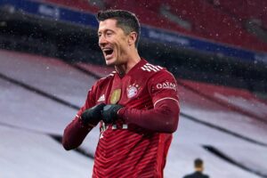 Lewandowski comemora gol pelo Bayern de Munique