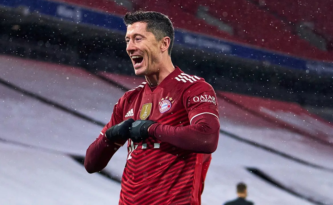 Lewandowski comemora gol pelo Bayern de Munique