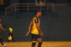 Zagueiro Willian Magrão na Aparecidense