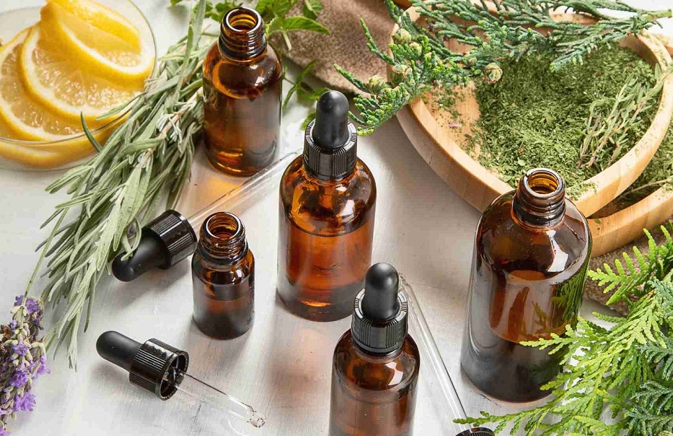 óleo essencial para cada signo Óleos podem ajudar nas inspirações e nas relações entre as pessoas. Astrologia e aroma: O óleo essencial indicado para cada signo em 2022