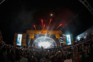 É falso que Verão Sertanejo 2022 foi cancelado por aumento de casos de Covid-19