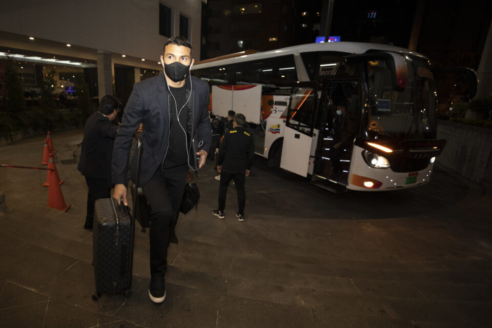 Thiago Silva chegando na Seleção