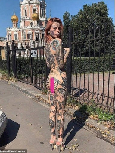 Polina Morugina ainda deverá pagar cerca de R$ 22 mil ao estado russo. Atriz russa pode ser presa após foto em frente a uma igreja: veja