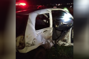 Homem foge da polícia e causa acidente de carro em rodovia de Minas Gerais