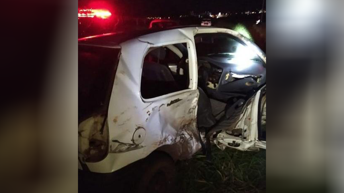 Homem foge da polícia e causa acidente de carro em rodovia de Minas Gerais