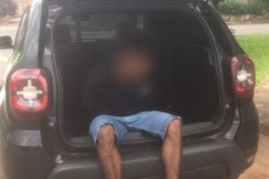 Homem tenta matar namorada com facada no coração e é preso em Aparecida de Goiânia