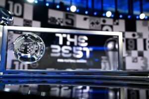 Troféu do Prêmio Puskás