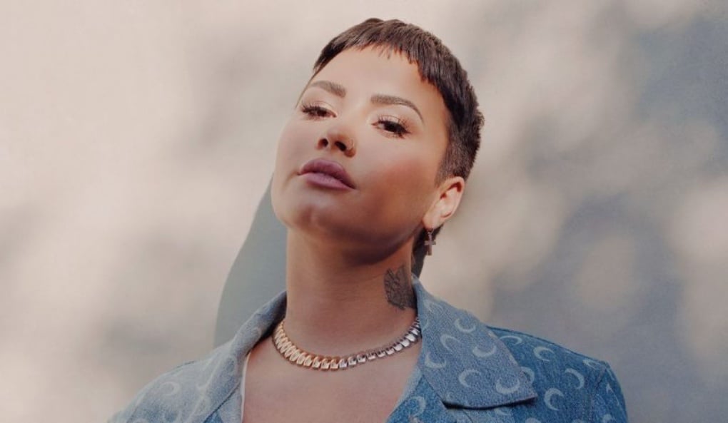 Demi Lovato faz funeral para música pop