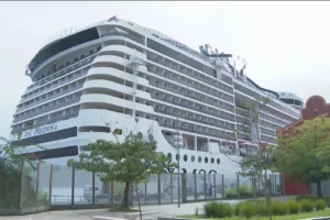 Navio que veio da Região dos Lagos com passageiros com sintomas de Covid.