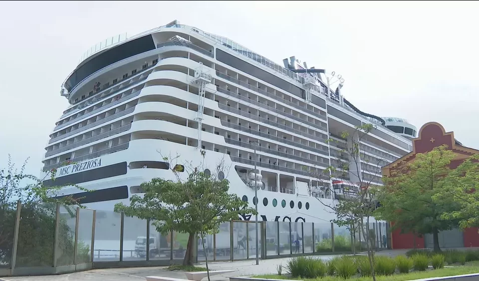 Navio que veio da Região dos Lagos com passageiros com sintomas de Covid.