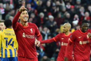 Roberto Firmino comemorando