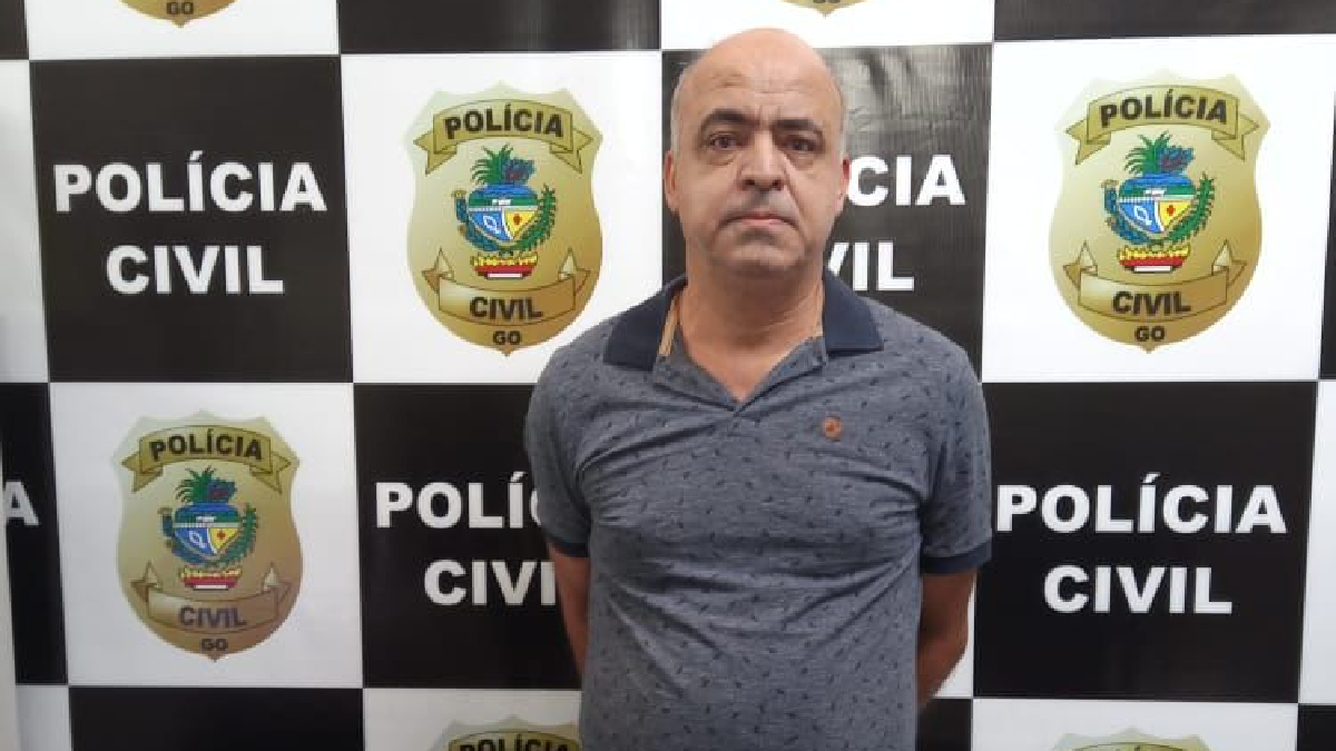 'Manda foto da gatinha': mãe negociava estupros das filhas de 3 e 8 anos pelo telefone