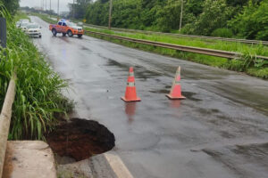 Saiba como está a situação da GO-020 e GO-338 com as fortes chuvas