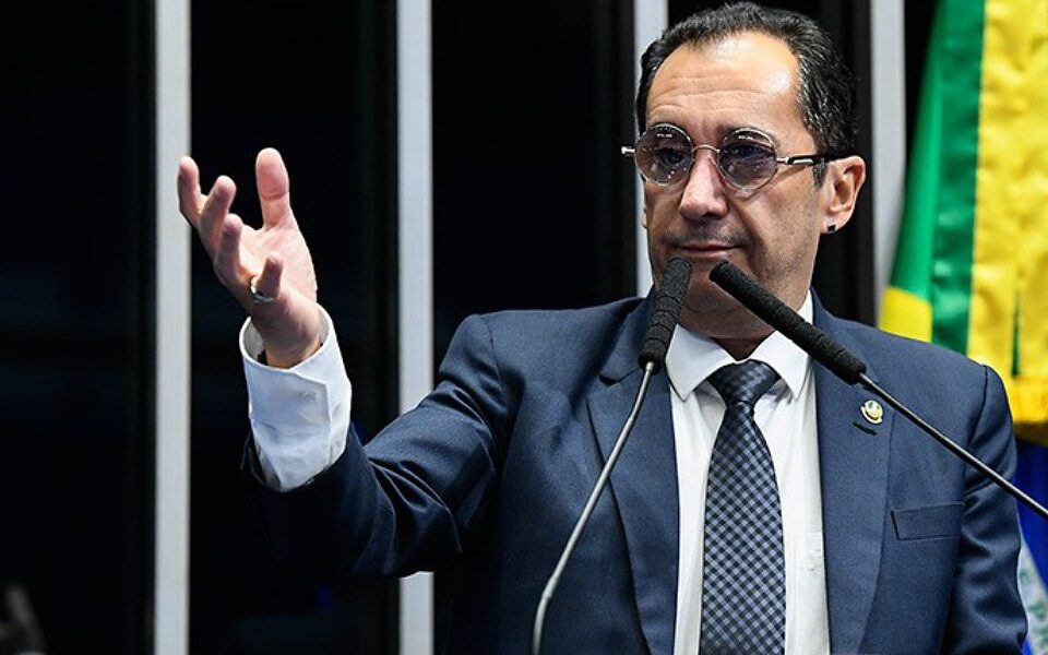 Diferente de Vanderlan, Kajuru não processará Gayer por ofensas. "Não respondo gente subterrânea"
