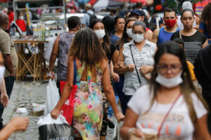 UFRJ: velocidade de transmissão da covid é crítica e tende a acelerar
