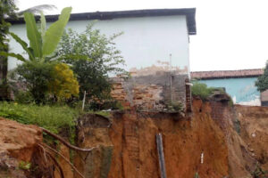 Lei que permite edifícios às margens de rios e lagos em área urbana é aprovada: entenda