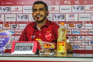 Neilon Carlos, do Vila Nova