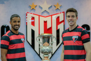 Dellatorre e Luan Polli com nova camisa