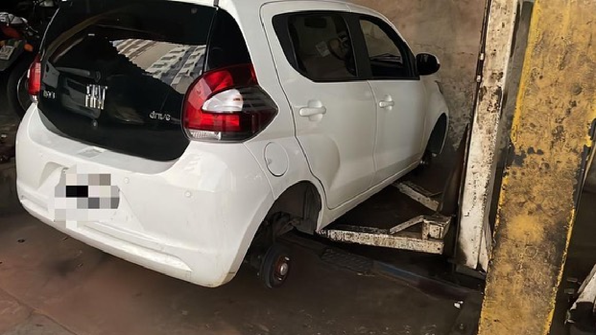 Depois do furto, o suspeito se envolveu em um acidente, que estragou o veículo