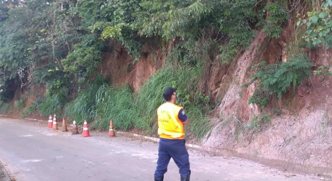 Defesa Civil e Amma se reúnem para estabelecer medidas de prevenção de deslizamento no Morro do Mendanha 