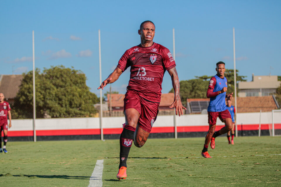 Rickson no jogo-treino contra o time sub-20