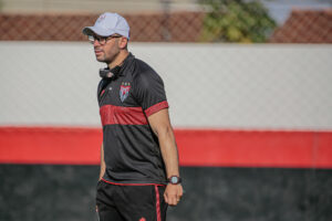 Rogério Corrêa, treinador do Atlético Goianiense Sub-20