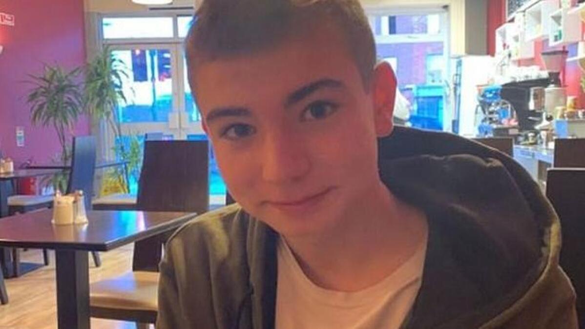 Filho da cantora Sinead O'Connor é encontrado morto após fugir de hospital