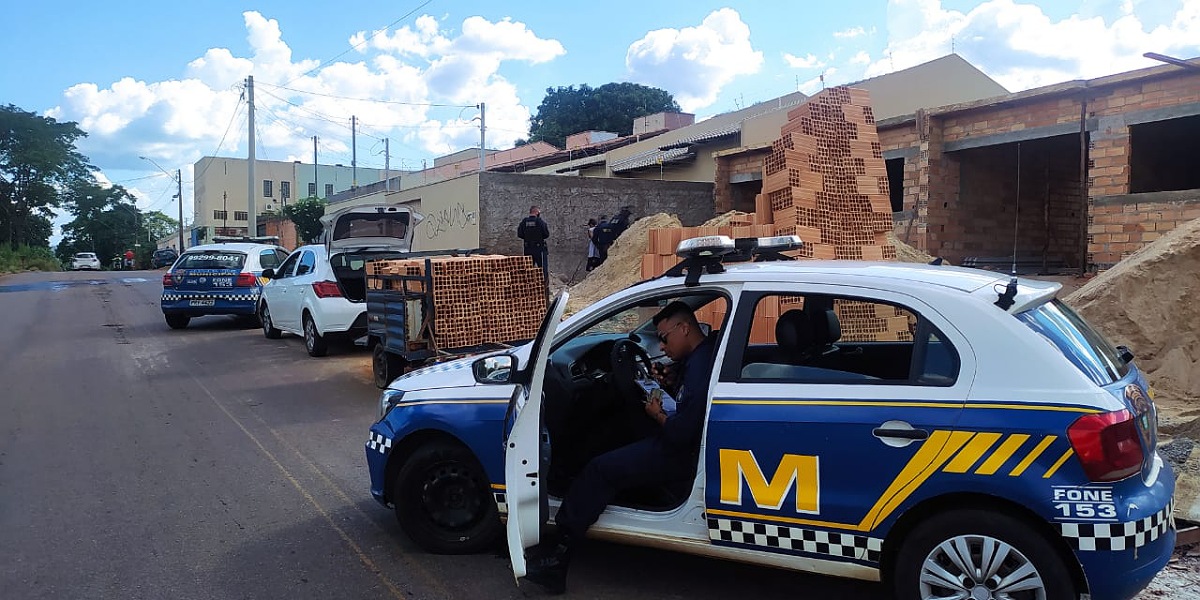 Três homens são presos por furto de 700 tijolos em Aparecida de Goiânia (Foto: GCM - Divulgação)